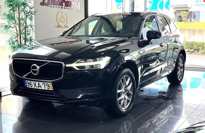 Usado Volvo XC60 Momentum 150 HP (110 kW) 2019 Preto SUV
