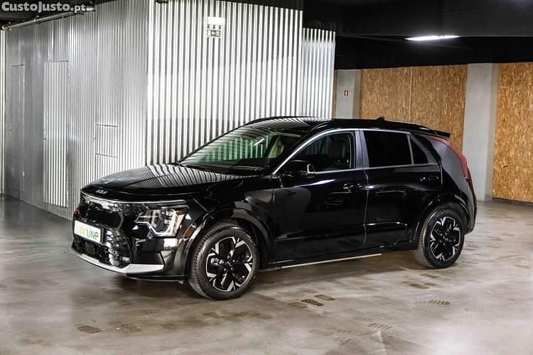 Preto Usado 2023 Kia e-Niro Inspiration SUV | € 32.000 (Preço justo) - Imagem 1/1