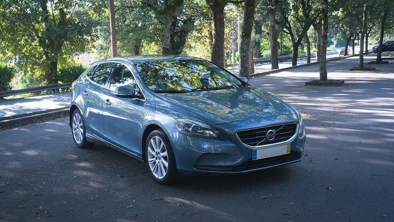 Usado 2012 Volvo V40 Summum Sedan | € 7.999 (Bom preço) - Imagem 1/4