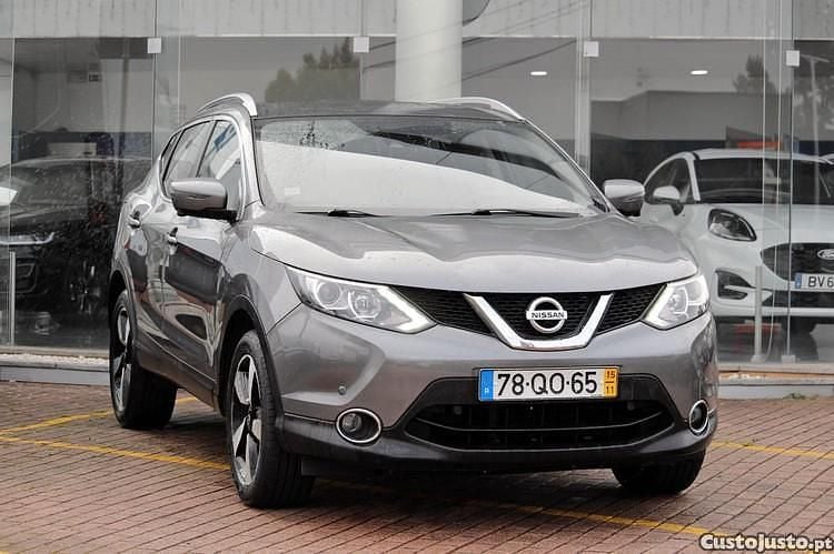 Cinza Usado 2015 Nissan Qashqai Premium Edition SUV | € 15.750 (Preço justo) - Imagem 1/1
