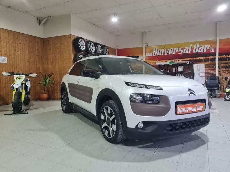 Branco Usado 2015 Citroën C4 Cactus Feel Citadino | € 11.900 (Preço elevado) - Imagem 1/4