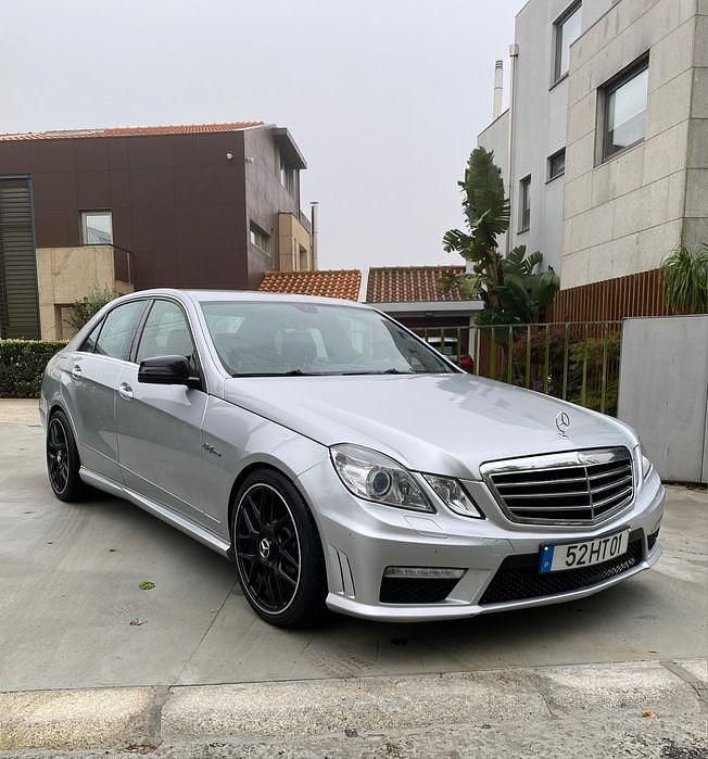 Usado 2009 Mercedes E350 Avantgarde Sedan | € 13.900 - Imagem 1/4