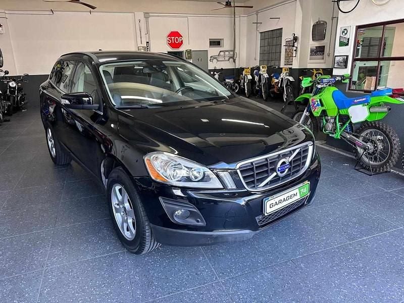 Usado Volvo XC60 Momentum 163 HP (119 kW) 2010 Preto SUV