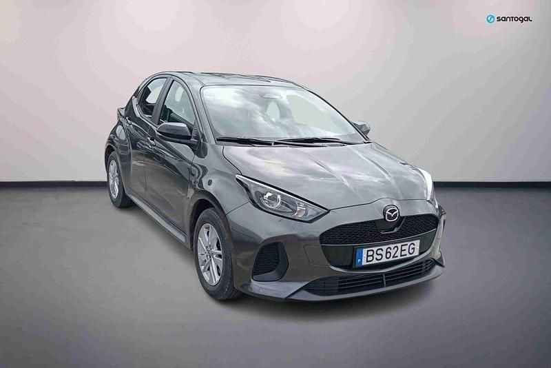 Cinzento Usado 2025 Mazda 2 Center-Line Citadino | € 24.900 (Preço justo) - Imagem 1/4