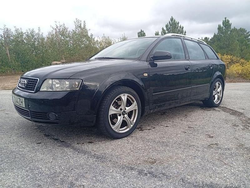 Usado 2004 Audi A4 Sedan | € 3.199 (Bom preço) - Imagem 1/4