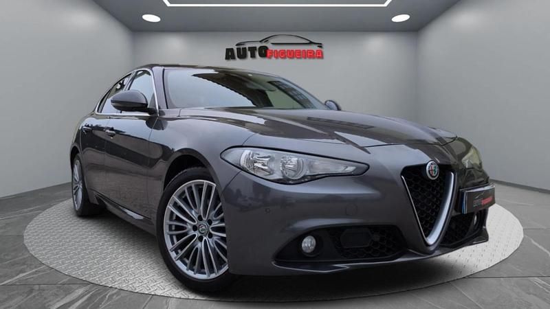 Usado Alfa Romeo Giulia Super 180 HP (132 kW) 2018 Cinza Sedan