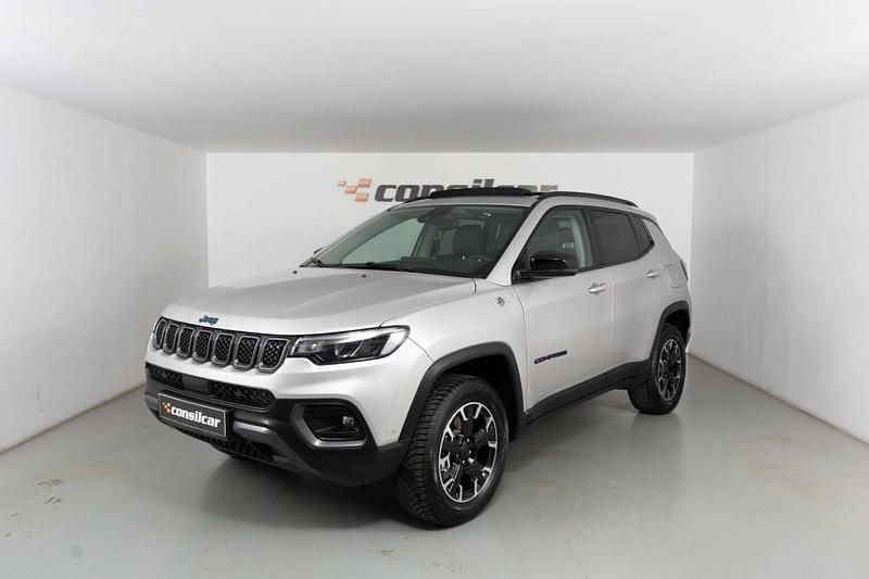 Cinza Usado 2022 Jeep Compass Trailhawk SUV | € 25.980 (Preço justo) - Imagem 1/4