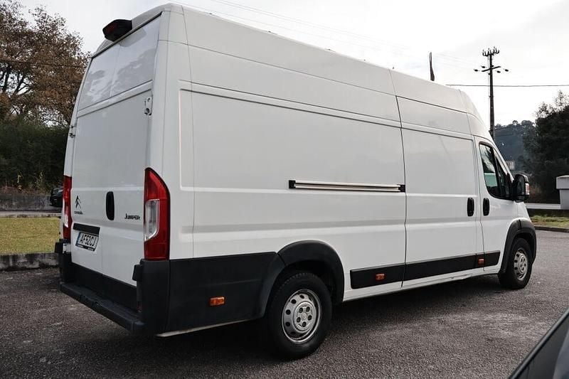 Branco Usado 2021 Citroën Jumper Monovolume | € 23.990 (Preço justo) - Imagem 1/4