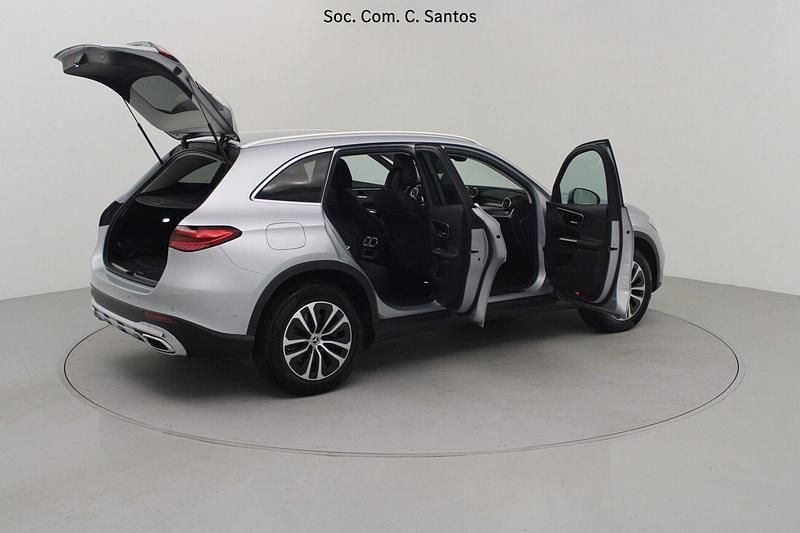 Usado Mercedes GLC220 Avantgarde 197 HP (144 kW) 2023 Cinza SUV