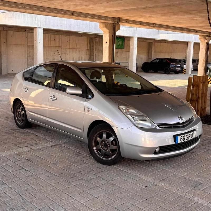 Usado Toyota Prius 110 HP (80 kW) 2008 Cinzento Citadino