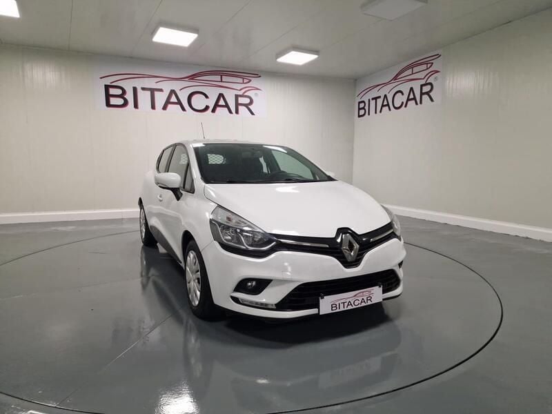 Branco Usado 2017 Renault Clio IV | € 18.950 - Imagem 1/4