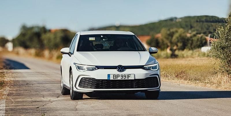 Usado 2021 VW Golf VIII GTE Sedan | € 24.500 (Bom preço) - Imagem 1/4