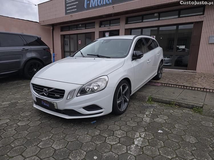 Usado Volvo V60 R-Design 115 HP (84 kW) 2011 Branco Carrinha