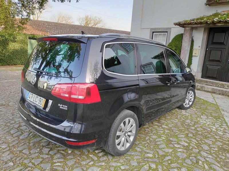 Usado VW Sharan 140 HP (102 kW) 2010 Preto Monovolume