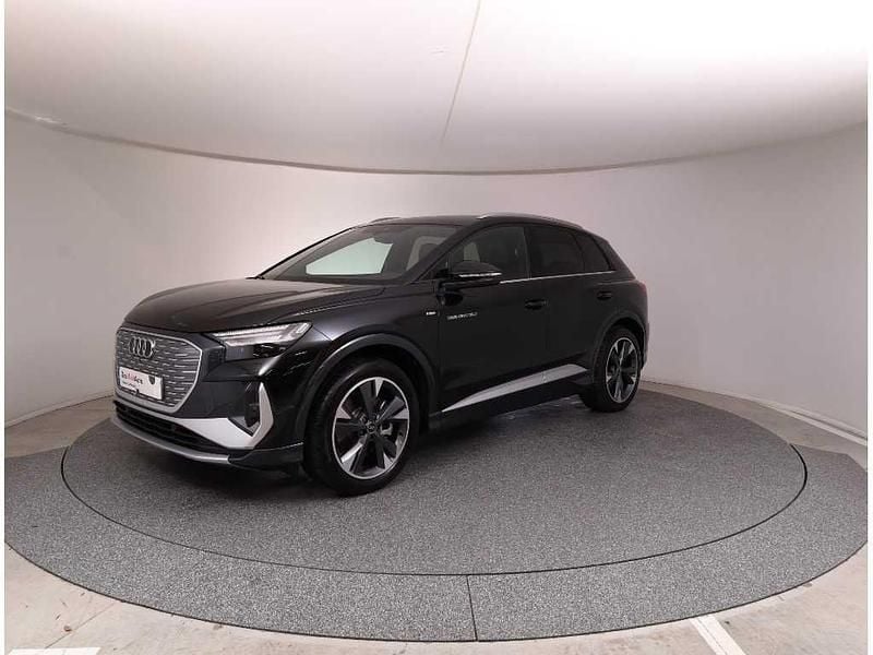 Usado Audi Q4 e-tron S-line plus 210 kW (286 HP) 2025 Preto SUV