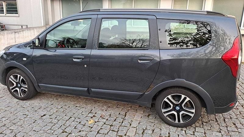 Usado 2021 Dacia Lodgy Stepway Monovolume | € 12.000 (Preço justo) - Imagem 1/4