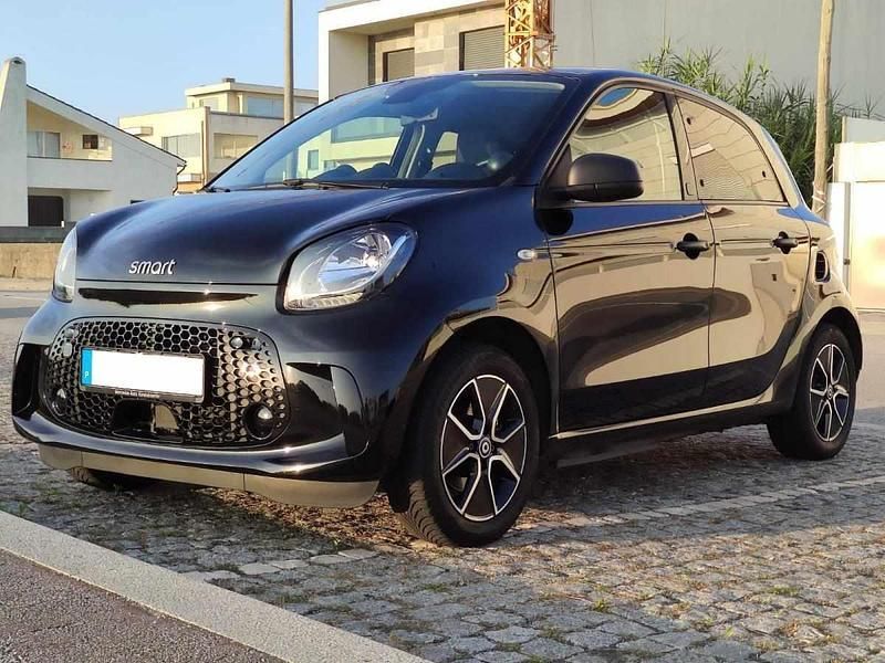 Preto Usado 2021 Smart ForFour Electric Drive Citadino | € 13.750 (Preço justo) - Imagem 1/4