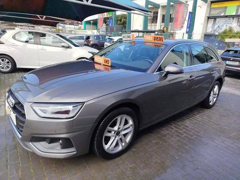 Usado Audi A4 Advanced 136 HP (100 kW) 2021 Cinza escuro Carrinha