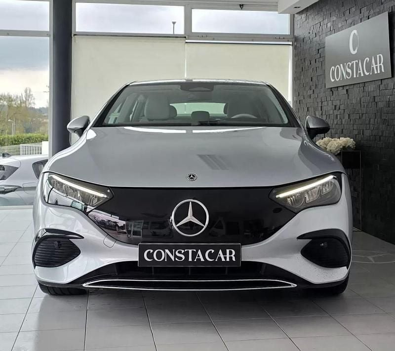 Usado Mercedes EQE350 Edition 214 kW (292 HP) 2023 Cinza prata Sedan