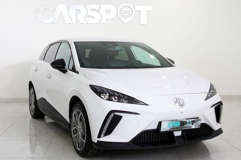 Branco Usado 2023 MG MG4 EV Luxury Citadino | € 23.480 - Imagem 1/4