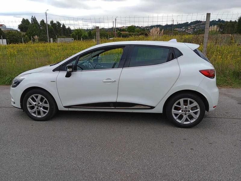 Branco Usado 2019 Renault Clio GrandTour Carrinha | € 10.750 (Preço justo) - Imagem 1/4