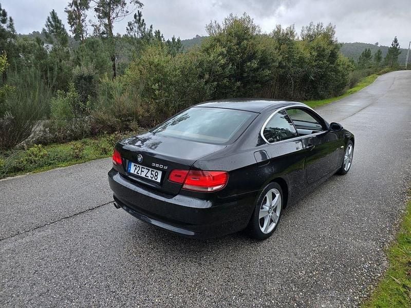 Usado BMW 320 177 HP (130 kW) 2009 Coupé