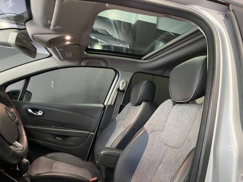 Usado Renault Captur 120 HP (88 kW) 2018 Cinza SUV