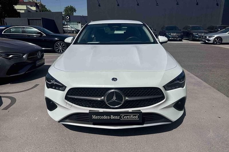 Usado Mercedes CLA180 116 HP (85 kW) 2024 Branco Sedan