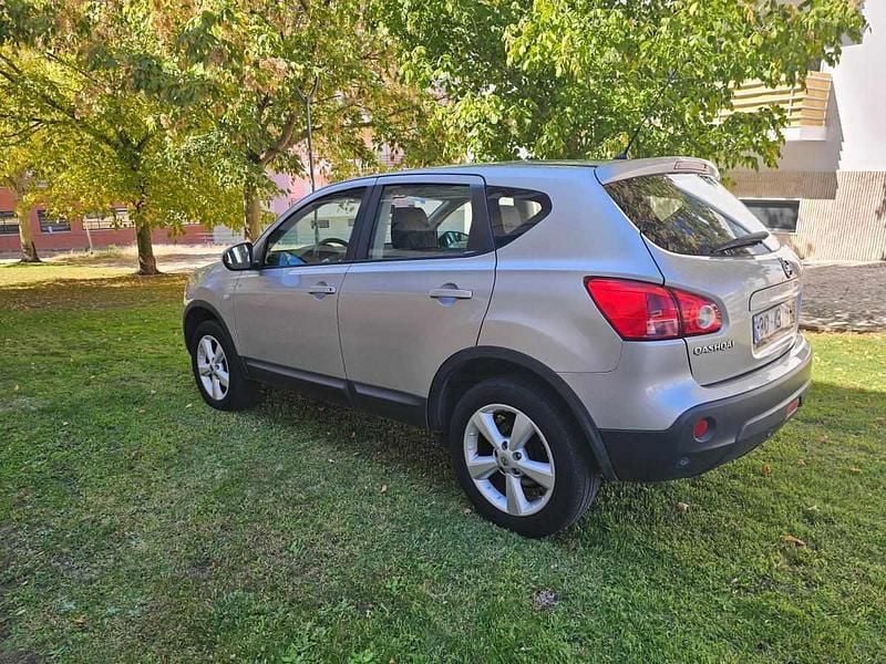 Cinzento Usado 2009 Nissan Qashqai SUV | € 4.990 (Bom preço) - Imagem 1/4