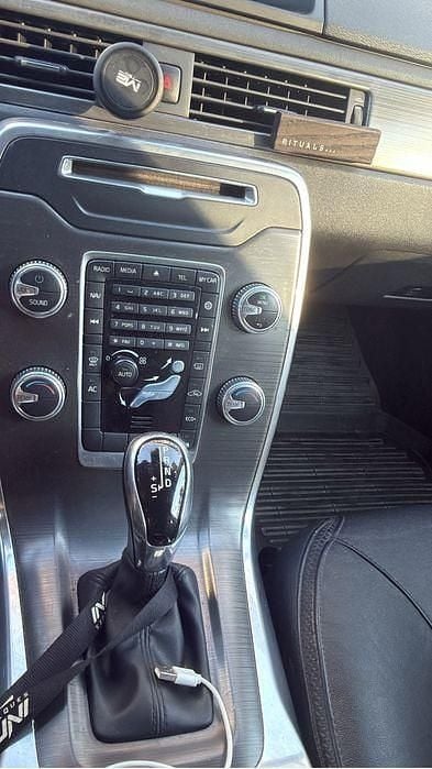 Usado Volvo XC70 185 HP (136 kW) 2015 Carrinha