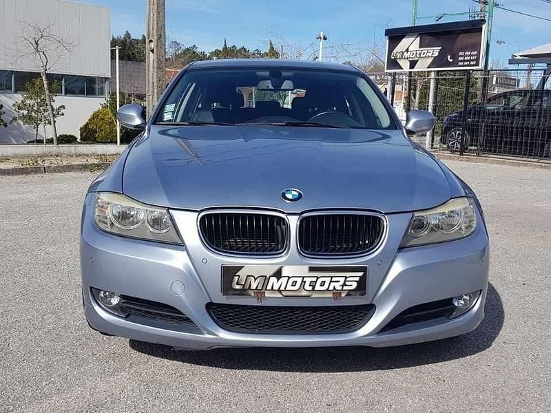 Usado BMW 318 143 HP (105 kW) 2011 Azul Sedan