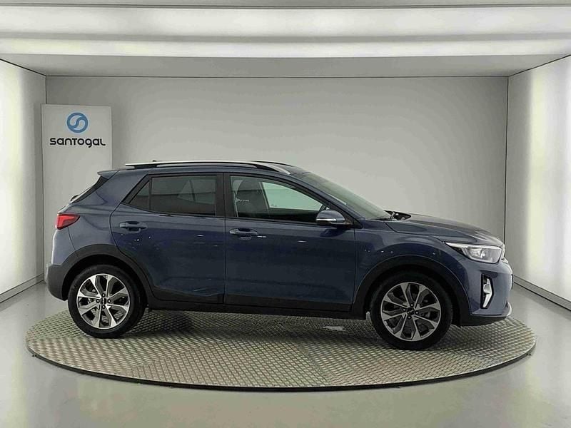 Azul Usado 2024 Kia Stonic SUV | € 18.800 (Preço justo) - Imagem 1/4