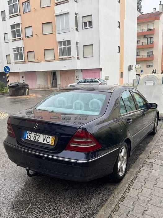 Usado Mercedes C220 140 HP (102 kW) 2003 Sedan