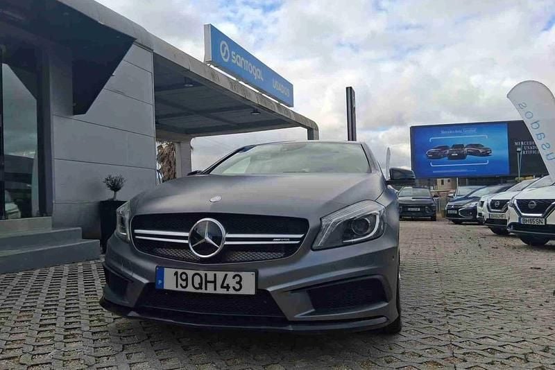 Cinza Usado 2015 Mercedes A45 AMG AMG Citadino | € 34.490 (Preço justo) - Imagem 1/4