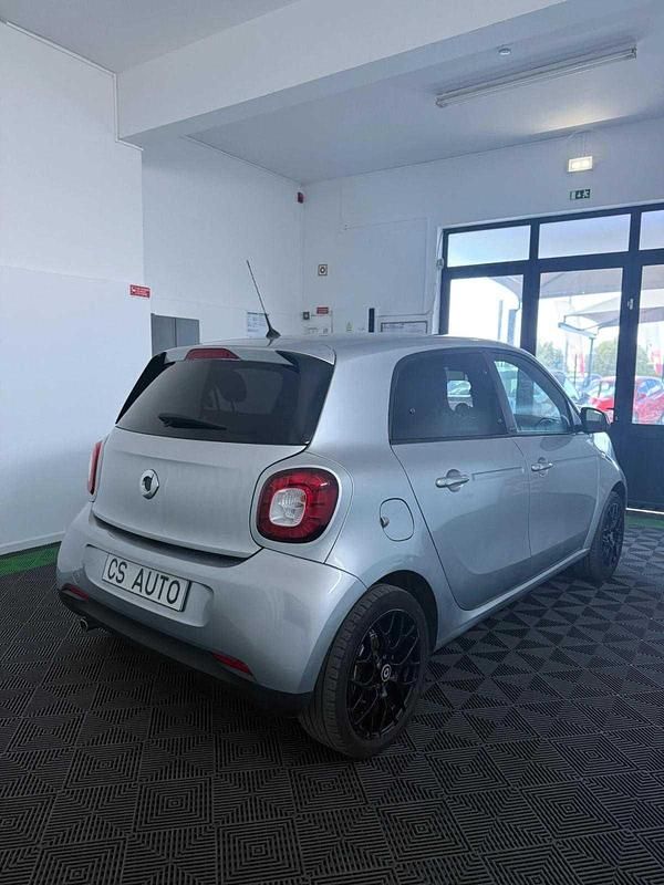 Usado Smart ForFour 71 HP (52 kW) 2018 Cinzento Citadino