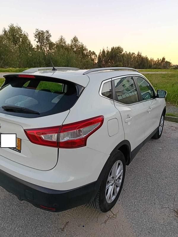 Usado Nissan Qashqai 110 HP (80 kW) 2017 Branco SUV