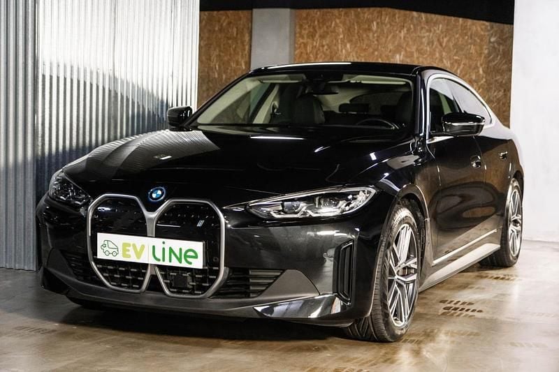 Usado BMW i4 250 kW (340 HP) 2023 Preto Sedan