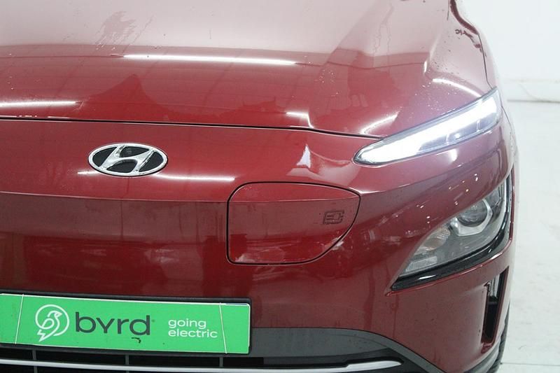 Usado Hyundai Kauai Premium 100 kW (136 HP) 2021 Vermelho SUV
