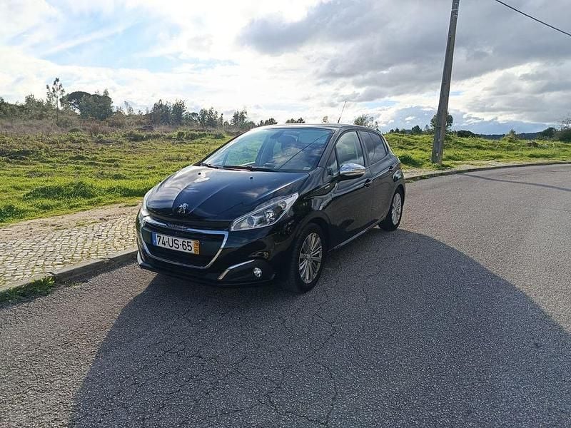 Usado 2018 Peugeot 208 Allure Citadino | € 8.000 (Bom preço) - Imagem 1/4