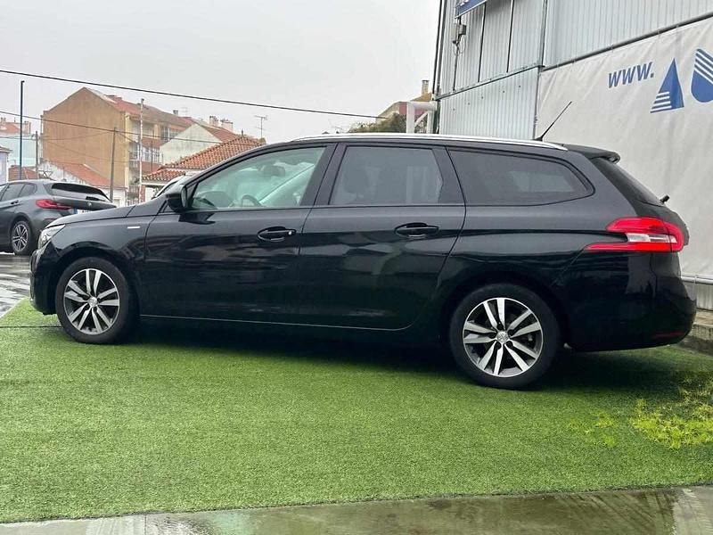 Usado Peugeot 308 SW 130 HP (95 kW) 2021 Preto Carrinha