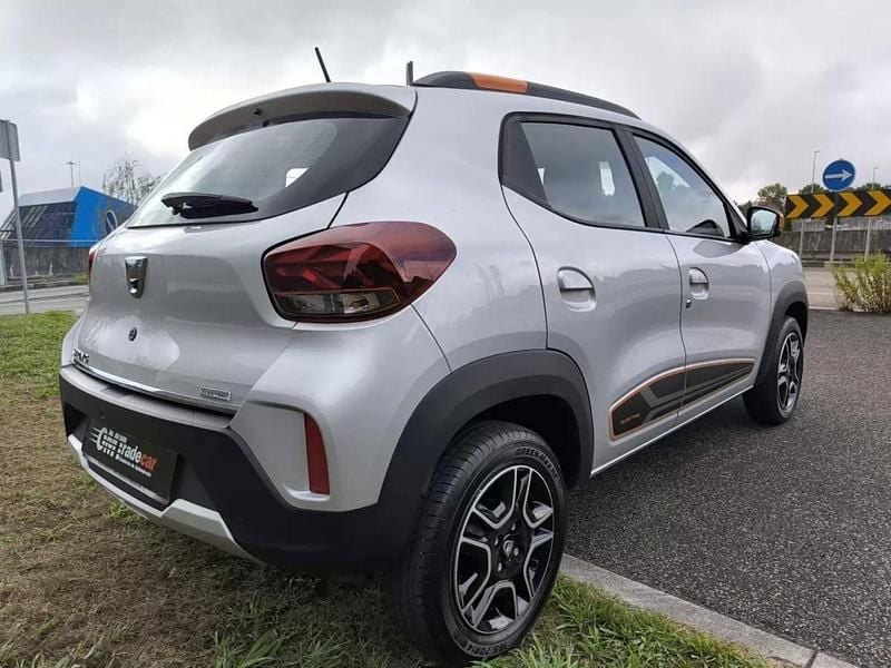 Usado Dacia Spring Comfort Plus 33 kW (45 HP) 2022 Cinzento Citadino