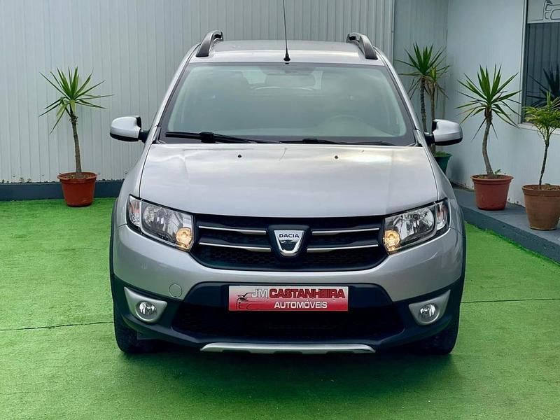 Usado Dacia Sandero Stepway 90 HP (66 kW) 2015 Cinza SUV
