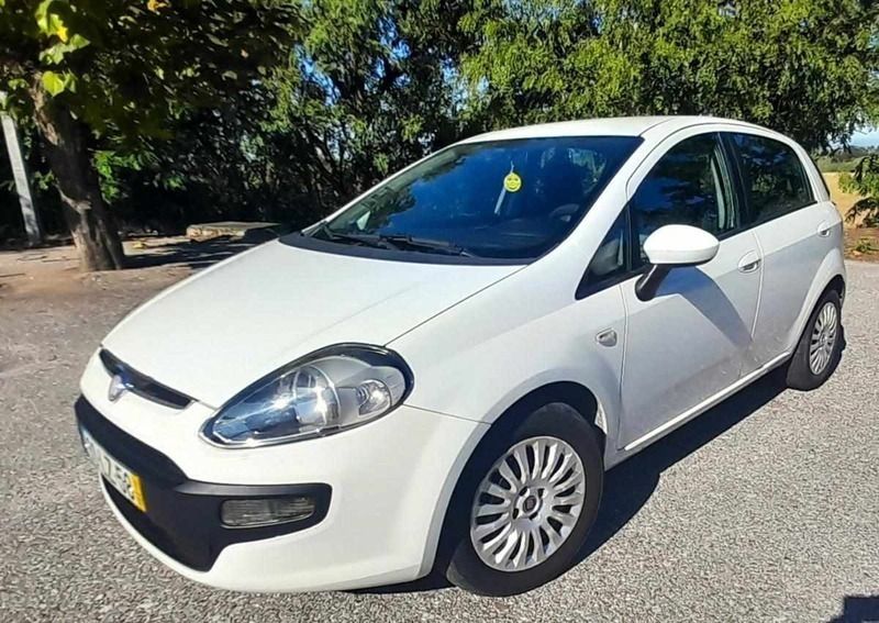 Branco Usado 2011 Fiat Punto Citadino | € 5.100 (Preço justo) - Imagem 1/4