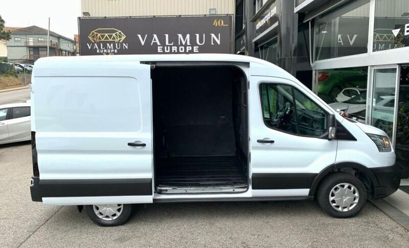 Usado Ford Transit Trend 170 HP (125 kW) 2019 Branco Sedan