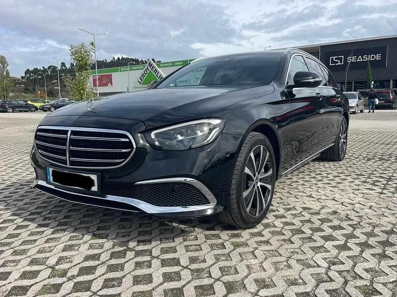 Usado Mercedes E300 303 HP (222 kW) 2022 Preto