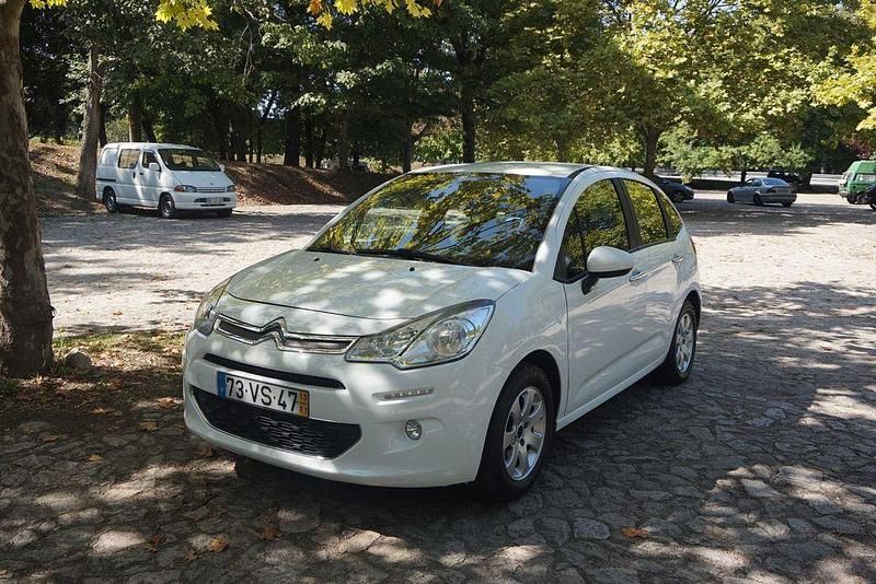 Usado Citroën C3 70 HP (51 kW) 2013 Branco Sedan