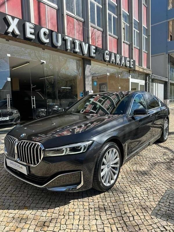 Preto Usado 2020 BMW 730 Sedan | € 59.500 - Imagem 1/1