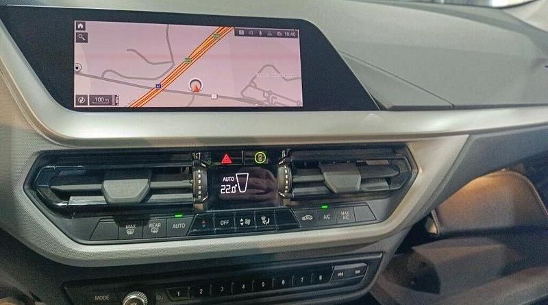 Usado BMW 116 116 HP (85 kW) 2021 Branco Citadino