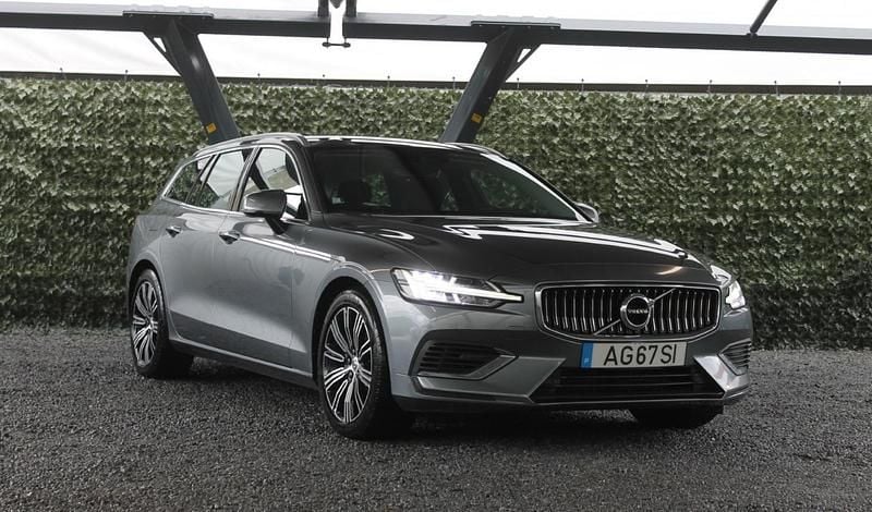 Cinza Usado 2021 Volvo V60 Inscription Carrinha | € 21.900 (Bom preço) - Imagem 1/4