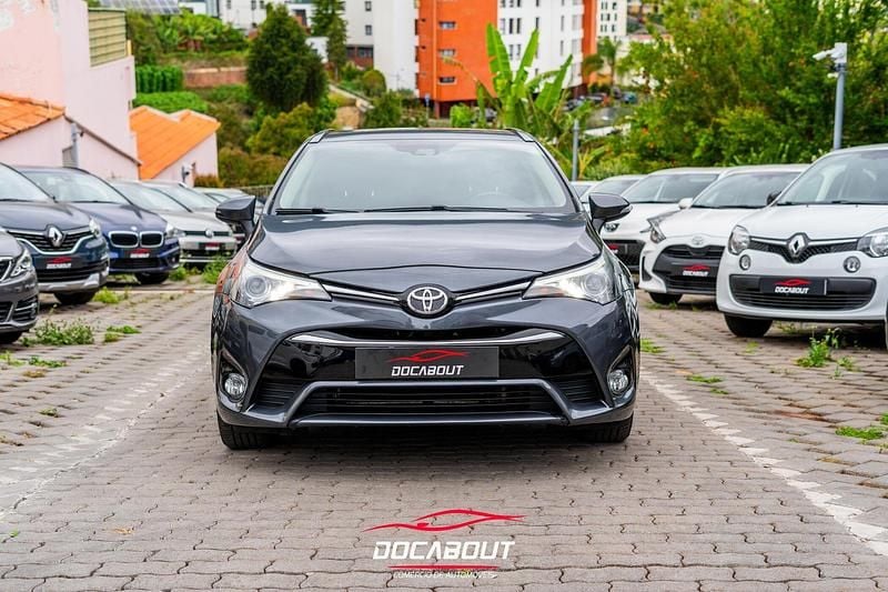 Cinza Usado 2018 Toyota Avensis Carrinha | € 18.950 - Imagem 1/4